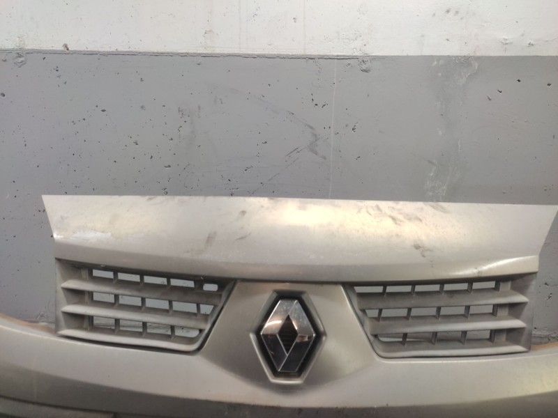 Recambio de paragolpes delantero para renault scenic ii 1.9 dci diesel referencia OEM IAM   