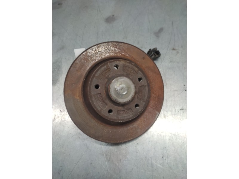 Recambio de buje trasero derecho para renault grand scénic iii (jz0/1_) 1.5 dci referencia OEM IAM   