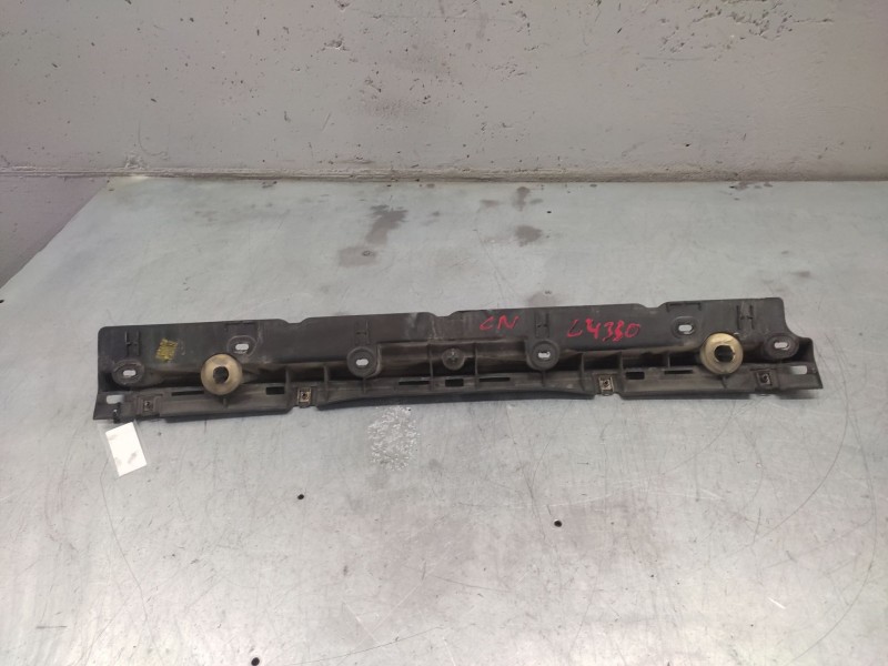 Recambio de soportes paragolpes para renault grand scénic iii (jz0/1_) 1.5 dci referencia OEM IAM  TRASERO CENTRAL 