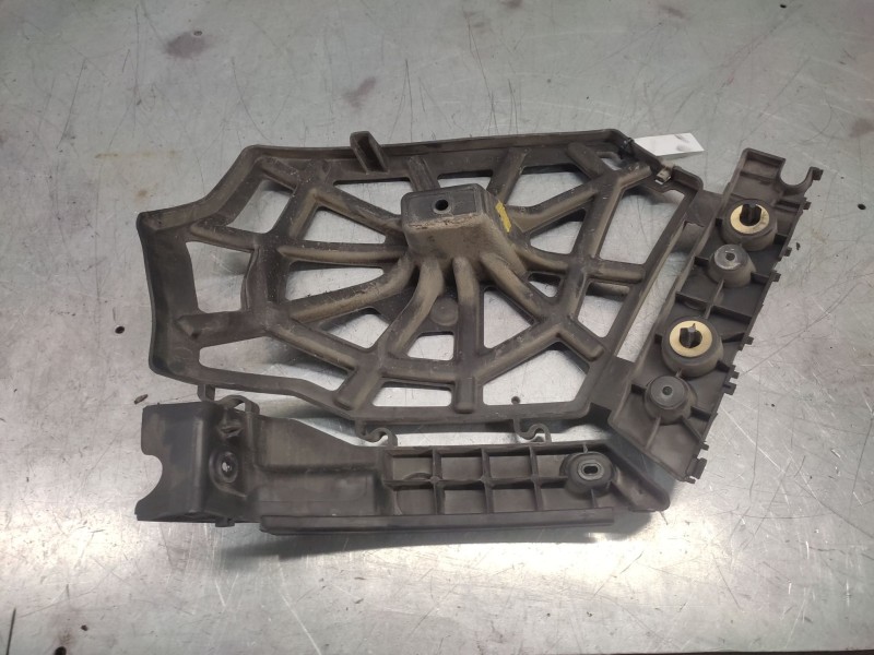 Recambio de soportes paragolpes para renault grand scénic iii (jz0/1_) 1.5 dci referencia OEM IAM 850440008R  TRASERO DERECHO