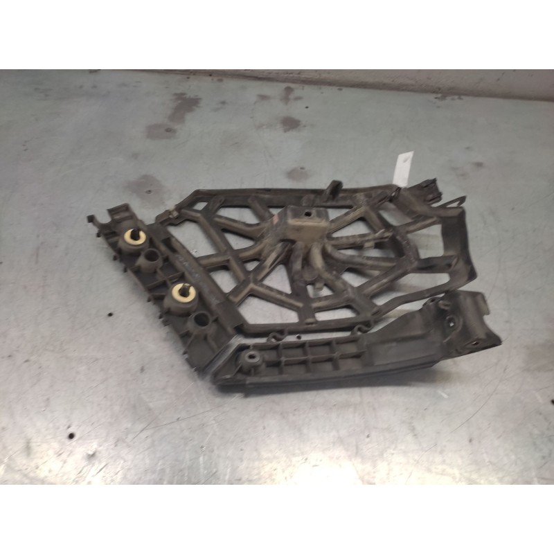 Recambio de soportes paragolpes para renault grand scénic iii (jz0/1_) 1.5 dci referencia OEM IAM 850450008R  TRASERO IZQUIERDO