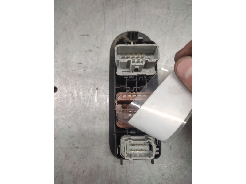 Recambio de mando elevalunas delantero izquierdo para renault scenic ii 1.5 dci diesel referencia OEM IAM   