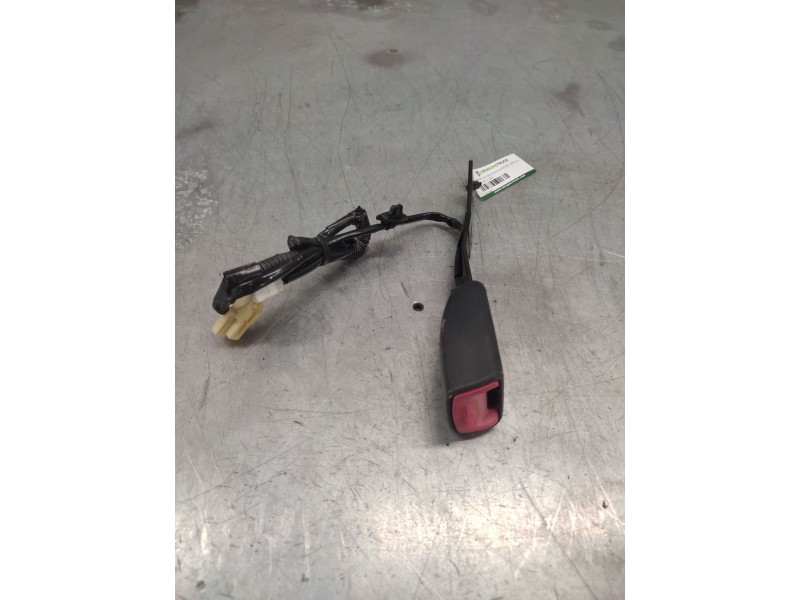 Recambio de enganche de cinturon delantero derecho para toyota rav 4 (a3) luna referencia OEM IAM  2 PINS 