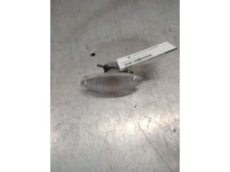 Recambio de piloto lateral izquierdo para toyota rav 4 (a3) luna referencia OEM IAM  2 PINS 