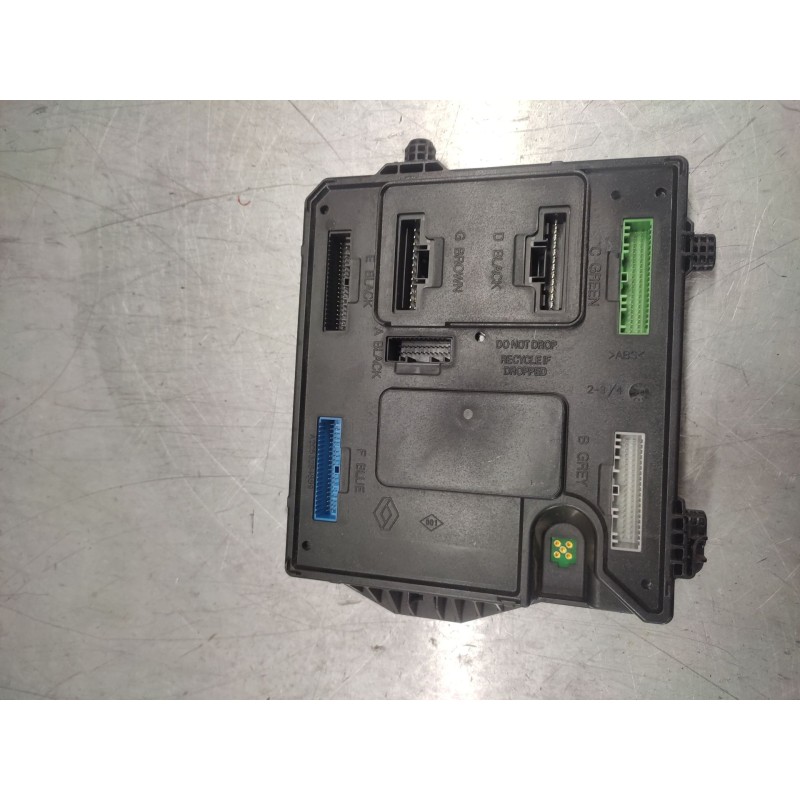 Recambio de caja reles / fusibles para renault grand scénic iii (jz0/1_) 1.5 dci referencia OEM IAM 284B13297R  BCM