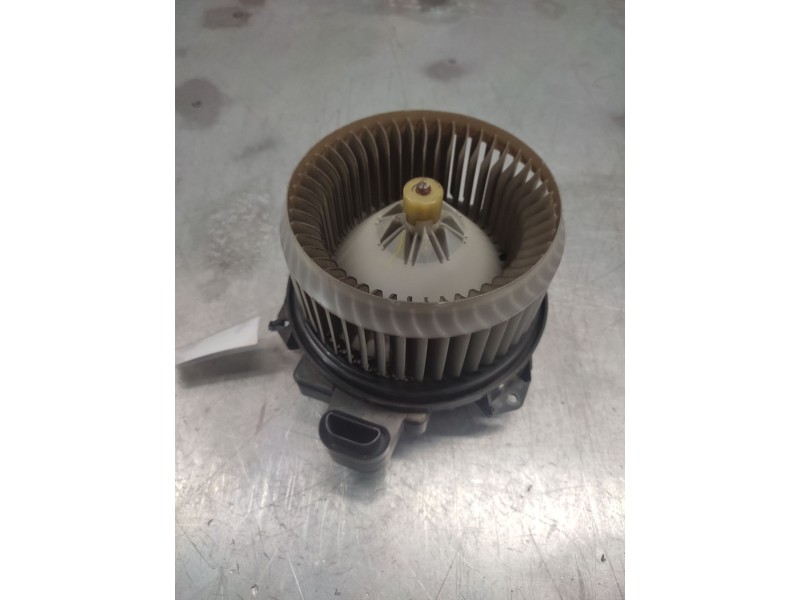 Recambio de ventilador calefaccion para toyota rav 4 (a3) luna referencia OEM IAM 2727008044  