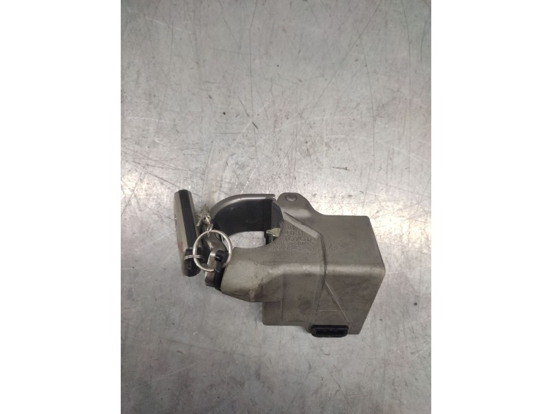 Recambio de antirrobo para toyota rav 4 (a3) luna referencia OEM IAM 45020425  899985201