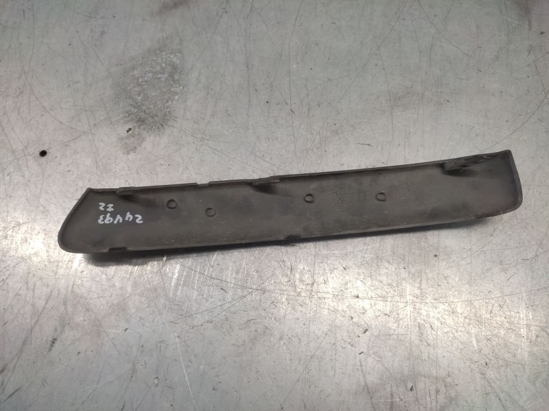 Recambio de molduras delanteras para ford focus sportbreak (cap) ghia referencia OEM IAM 4M5117E909AF  IZQUIERDA