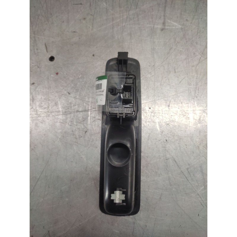 Recambio de mando elevalunas trasero derecho para renault grand scénic iii (jz0/1_) 1.5 dci referencia OEM IAM  4 PINS 