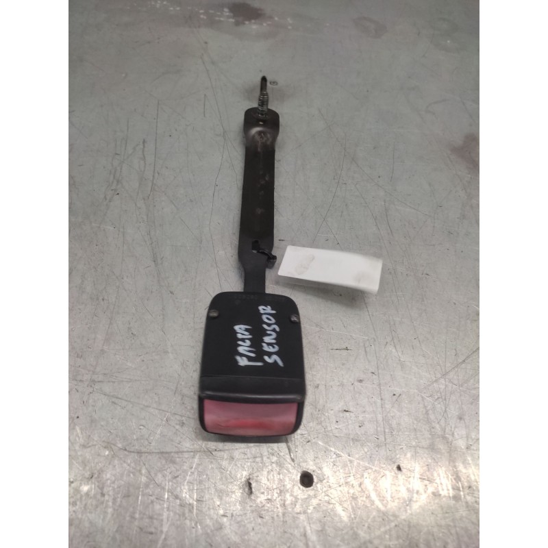 Recambio de enganche de cinturon delantero izquierdo para renault grand scénic iii (jz0/1_) 1.5 dci referencia OEM IAM   