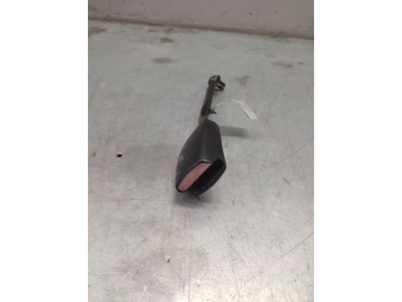 Recambio de enganche de cinturon delantero derecho para renault grand scénic iii (jz0/1_) 1.5 dci referencia OEM IAM   