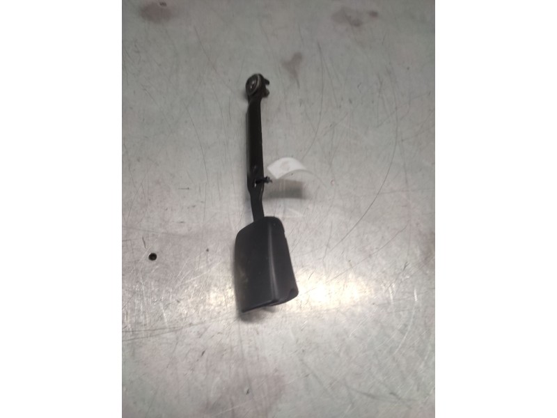 Recambio de enganche de cinturon delantero derecho para renault grand scénic iii (jz0/1_) 1.5 dci referencia OEM IAM   