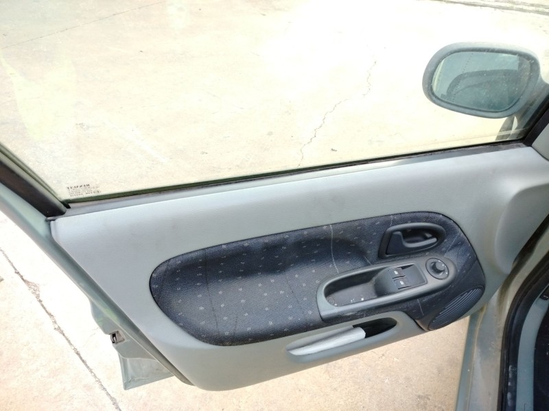 renault clio ii fase i (b/cbo) del año 2001