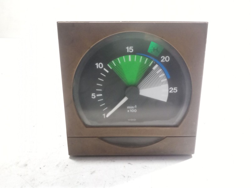 Recambio de cuadro instrumentos para man touring 24.460 hocln referencia OEM IAM 81271026076  