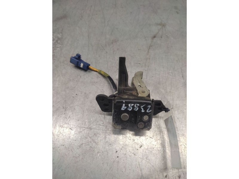 Recambio de cerradura maletero / porton para toyota yaris 1.0 cat referencia OEM IAM  2 PINS 