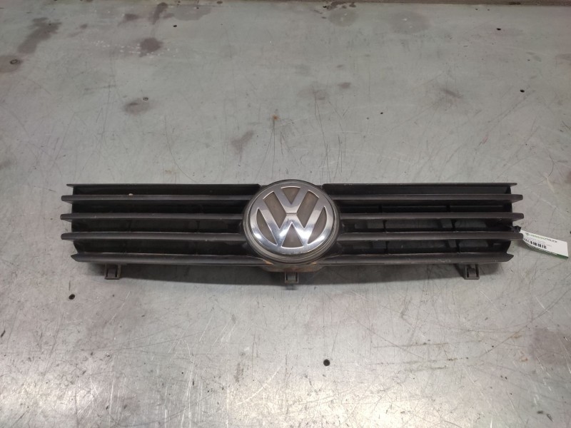 Recambio de rejilla delantera central para volkswagen polo berlina (6n2) conceptline referencia OEM IAM   