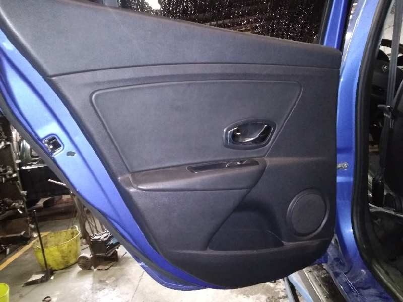 renault megane iii berlina 5 p del año 2013