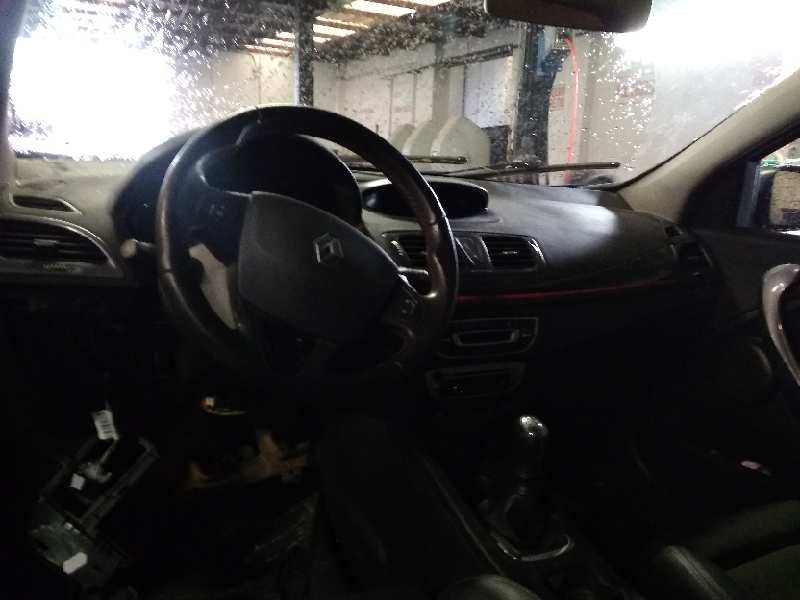 renault megane iii berlina 5 p del año 2013