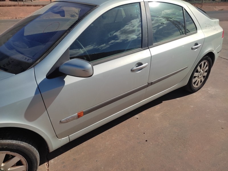 renault laguna ii (bg0) del año 2001