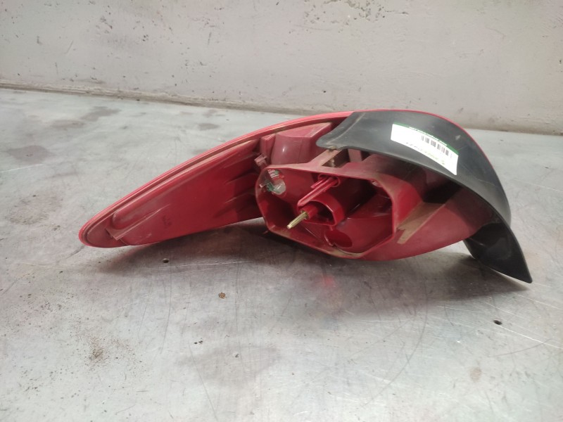 Recambio de piloto trasero derecho para peugeot 206 berlina 1.4 hdi referencia OEM IAM   