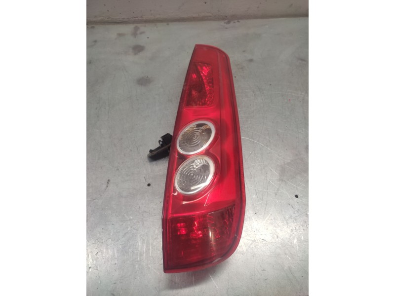 Recambio de piloto trasero derecho para ford fiesta (cbk) ambiente referencia OEM IAM   