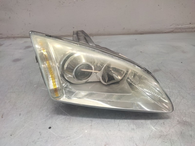 Recambio de faro derecho para ford focus sportbreak (cap) ghia referencia OEM IAM   