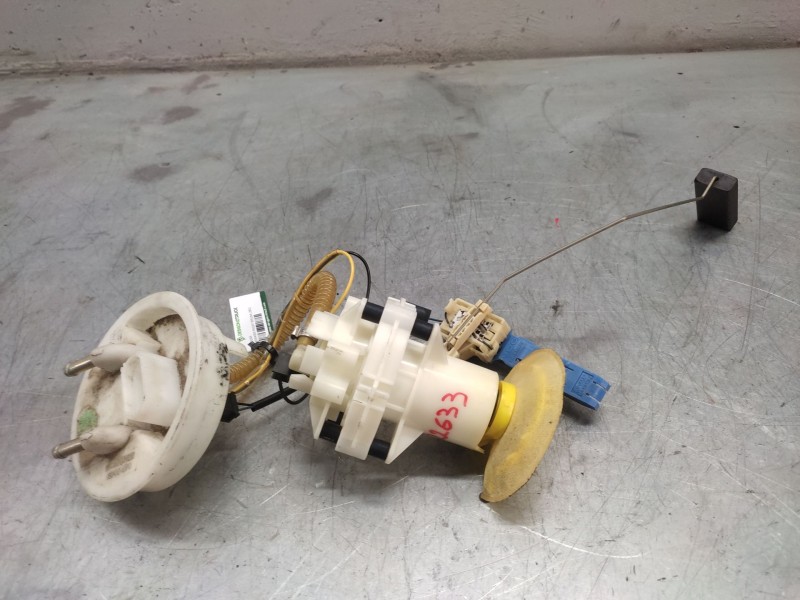 Recambio de aforador para volkswagen passat berlina (3b2) básico referencia OEM IAM 8E0906087D  4 PINS