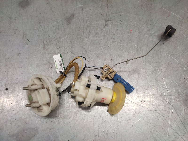 Recambio de aforador para volkswagen passat berlina (3b2) básico referencia OEM IAM 8E0906087D  4 PINS