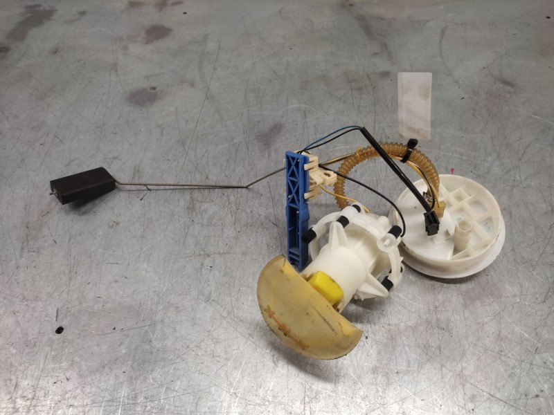 Recambio de aforador para volkswagen passat berlina (3b2) básico referencia OEM IAM 8E0906087D  4 PINS