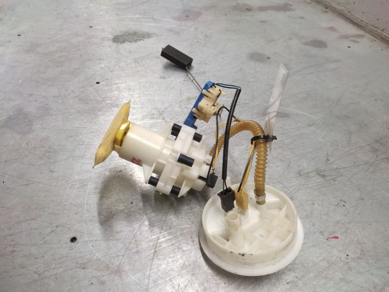 Recambio de aforador para volkswagen passat berlina (3b2) básico referencia OEM IAM 8E0906087D  4 PINS