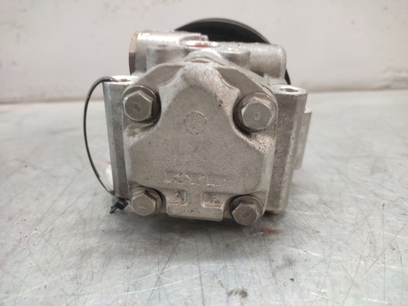 Recambio de bomba servodireccion para ford fiesta (cbk) ambiente referencia OEM IAM 2S6C3A696GD  