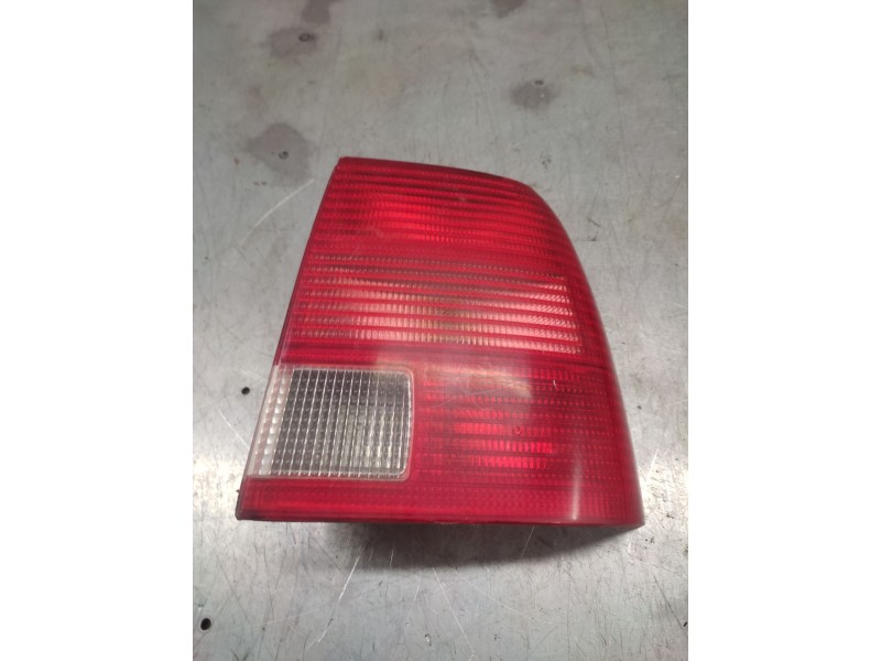 Recambio de piloto trasero derecho para volkswagen passat berlina (3b2) básico referencia OEM IAM   