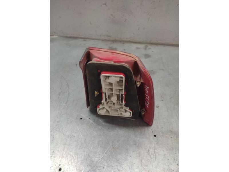 Recambio de piloto trasero izquierdo para volkswagen passat berlina (3b2) básico referencia OEM IAM   