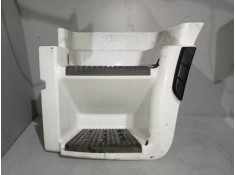 Recambio de peldaño izquierdo para iveco stralis (as) 12.9 diesel referencia OEM IAM 504136555  