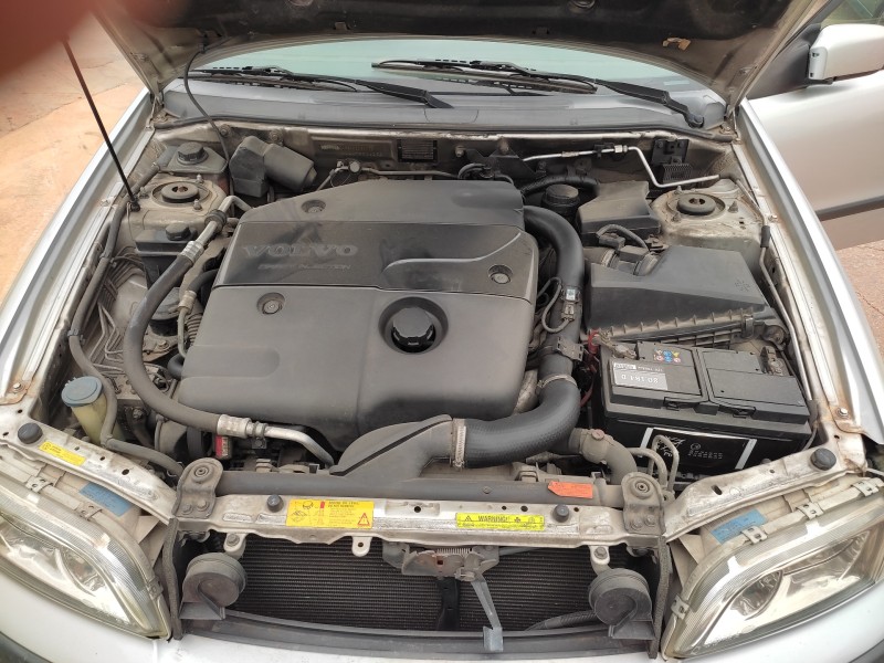 volvo s40 berlina del año 2000