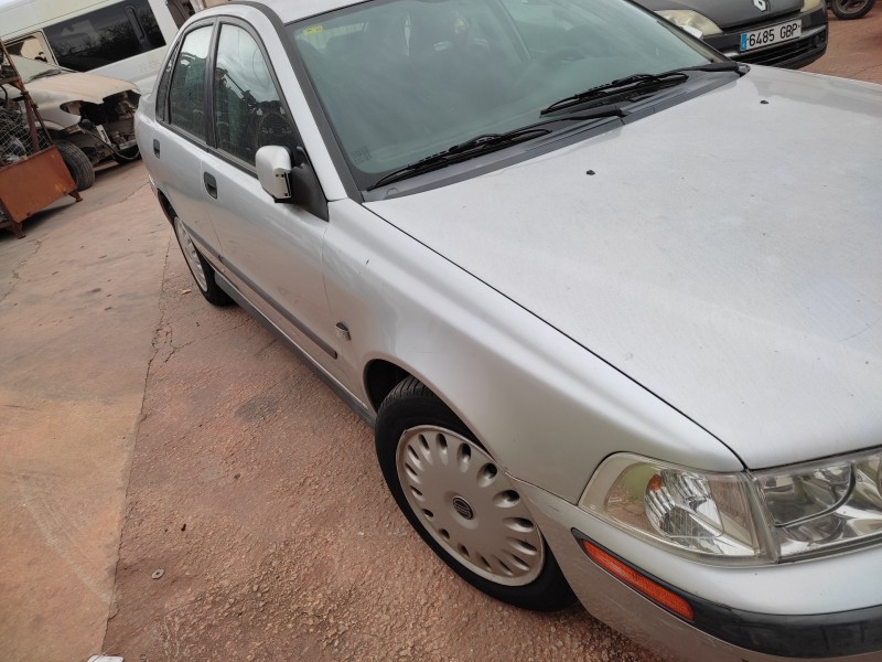volvo s40 berlina del año 2000