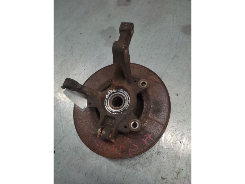 Recambio de mangueta delantera izquierda para renault clio iii dynamique referencia OEM IAM   