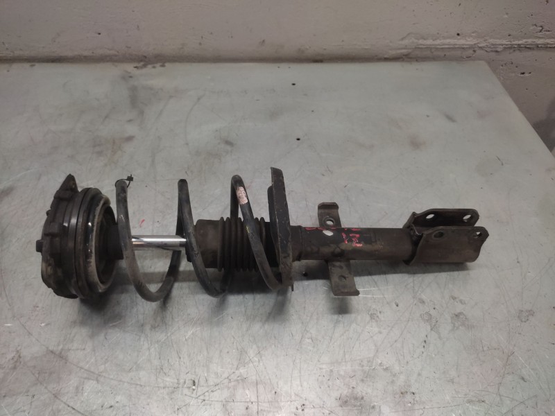 Recambio de amortiguador delantero izquierdo para renault clio iii dynamique referencia OEM IAM 8200676026  