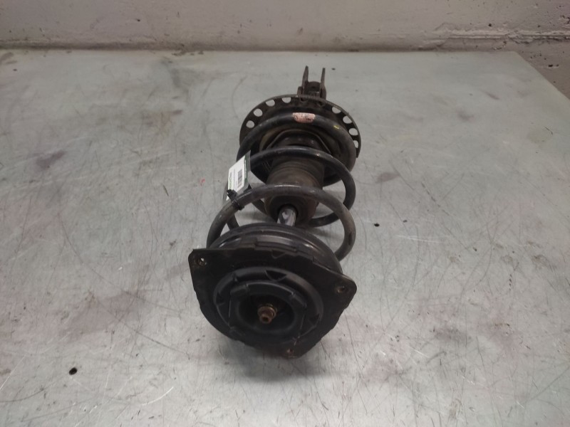 Recambio de amortiguador delantero izquierdo para renault clio iii dynamique referencia OEM IAM 8200676026  