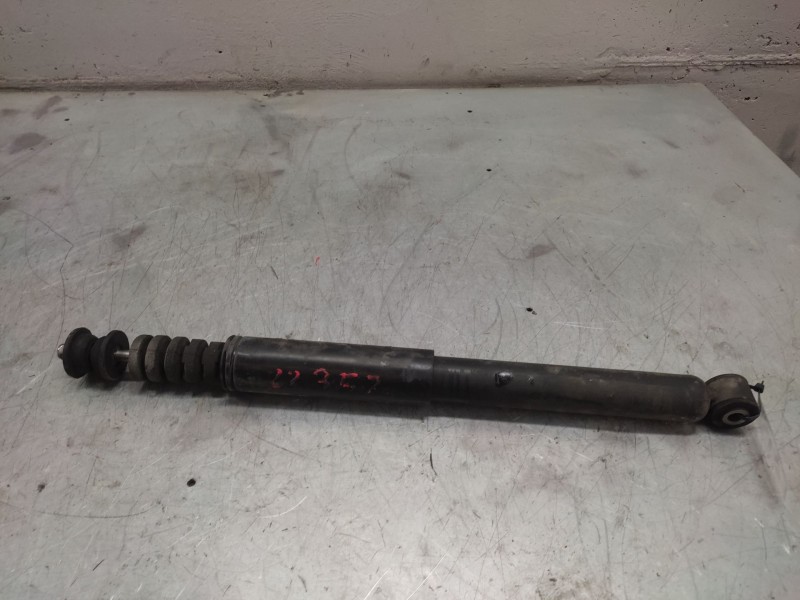 Recambio de amortiguador trasero para renault clio iii dynamique referencia OEM IAM   