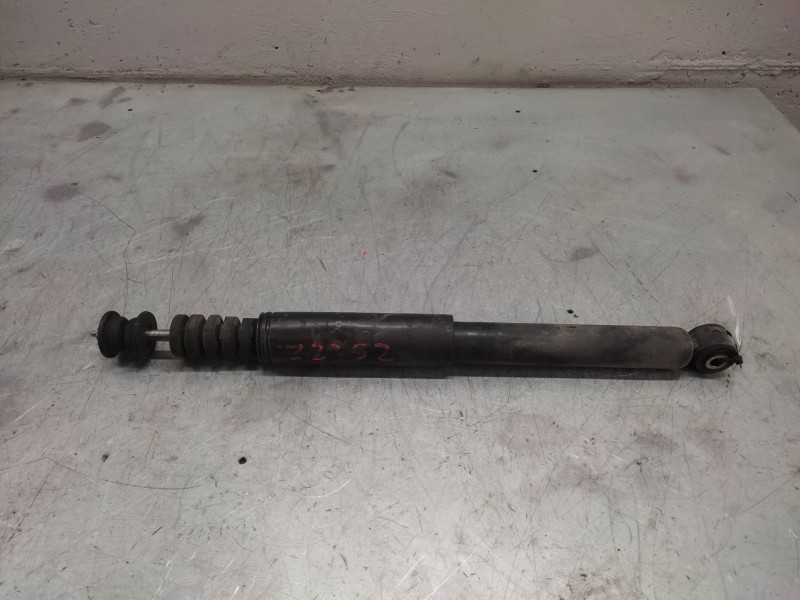 Recambio de amortiguador trasero para renault clio iii dynamique referencia OEM IAM   
