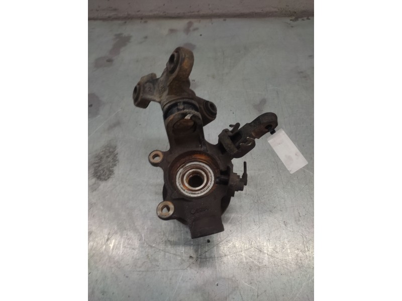 Recambio de mangueta delantera derecha para nissan primera berlina (p12) acenta referencia OEM IAM   