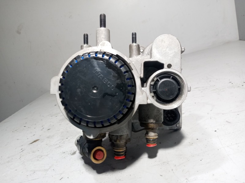 Recambio de valvula aire para iveco stralis (ad/at) referencia OEM IAM 4802040020 valvula control remolque 