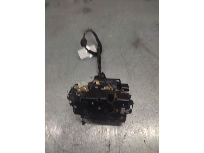 Recambio de cerradura puerta delantera izquierda para volkswagen passat berlina (3b2) comfortline referencia OEM IAM  8 PINS 