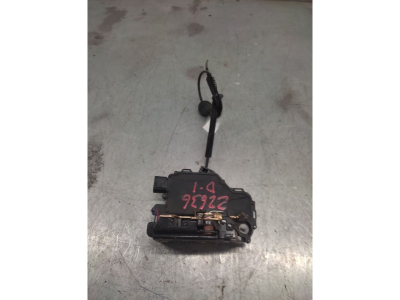 Recambio de cerradura puerta delantera izquierda para volkswagen passat berlina (3b2) comfortline referencia OEM IAM  8 PINS 