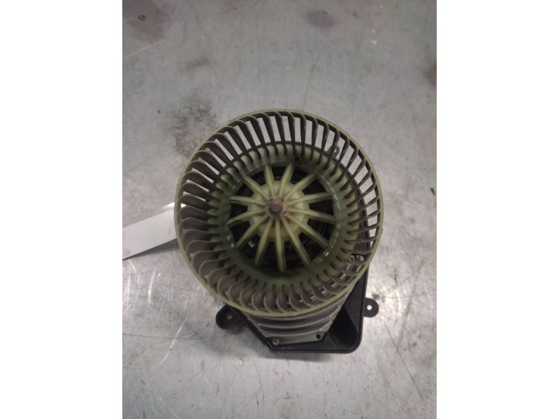Recambio de ventilador calefaccion para volkswagen passat berlina (3b2) comfortline referencia OEM IAM 8D1820021  