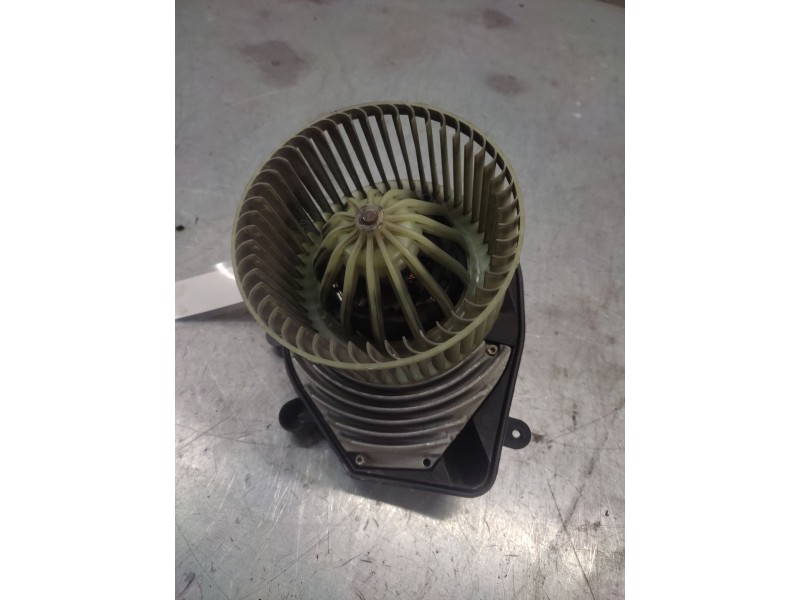 Recambio de ventilador calefaccion para volkswagen passat berlina (3b2) comfortline referencia OEM IAM 8D1820021  