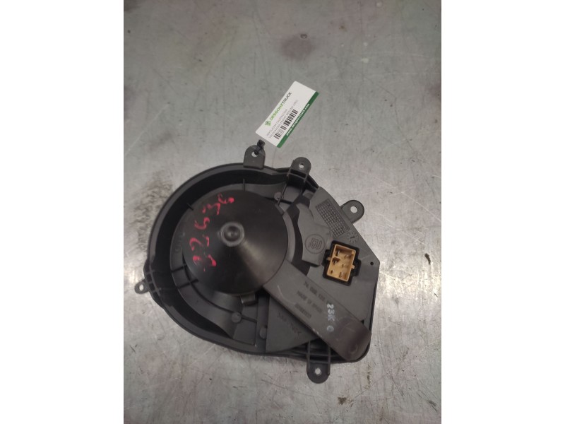 Recambio de ventilador calefaccion para volkswagen passat berlina (3b2) comfortline referencia OEM IAM 8D1820021  