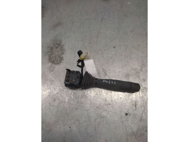 Recambio de mando intermitentes para nissan trade 100 caja cerrada, techo elevado referencia OEM IAM   