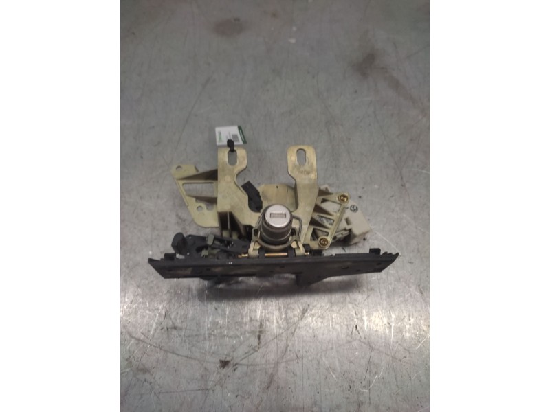 Recambio de bombin porton trasero para volkswagen passat berlina (3b2) comfortline referencia OEM IAM 3B0827297R  